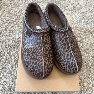 UGG Womens Tasman Caspian Leopard Print Slippers
